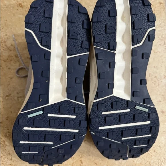 Women’s ON Athletic Shoes